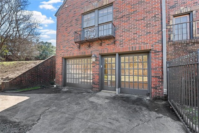 3100 Austin Ave, Waco, TX 76710 - garage with fence and driveway