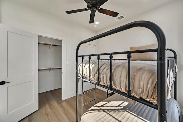 707 S 9th St, Waco, TX 76706 - bedroom featuring visible vents, baseboards, recessed lighting, wood finished floors, and a closet