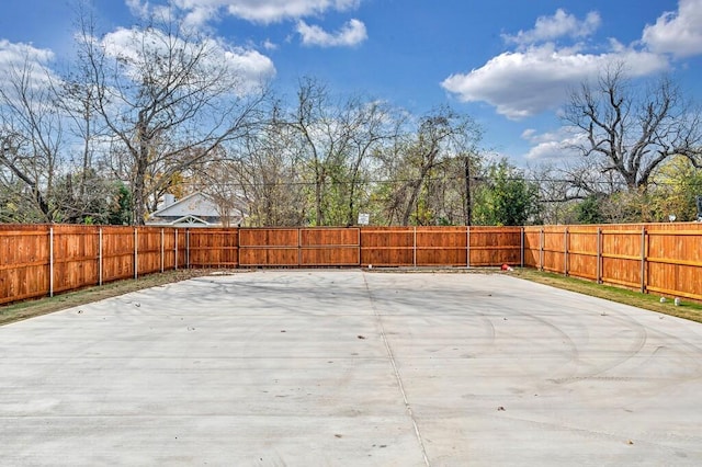 707 S 9th St, Waco, TX 76706 - view of patio featuring a fenced backyard