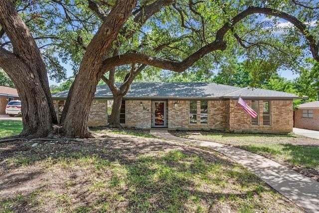 816 Wedgewood Dr, Woodway, TX 76712 - ranch-style house featuring brick siding