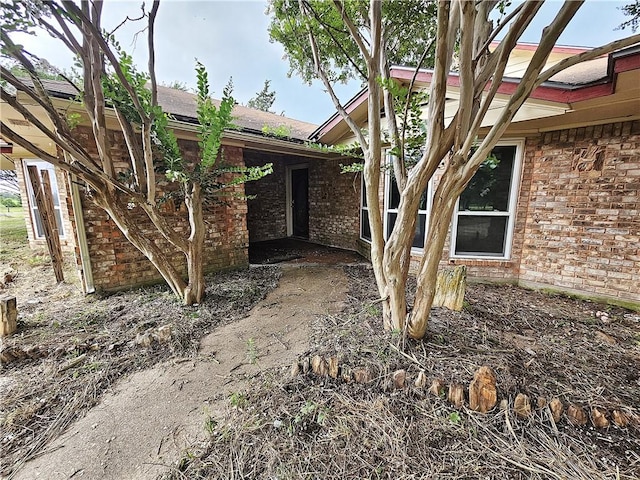 338 Lcr 866, Donie, TX 75838 - doorway to property with brick siding