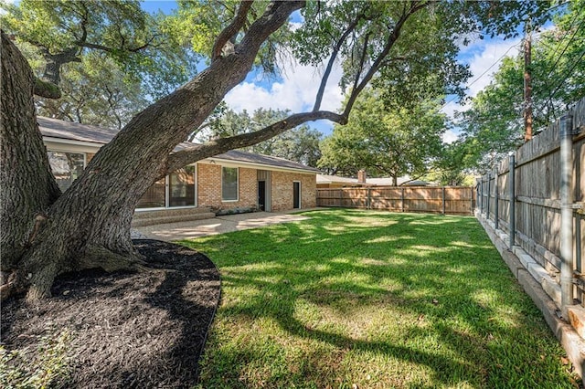 2901 Woodland Dr, Waco, TX 76710 - view of yard with a fenced backyard