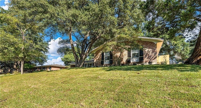 2901 Woodland Dr, Waco, TX 76710 - view of front of property with a front yard