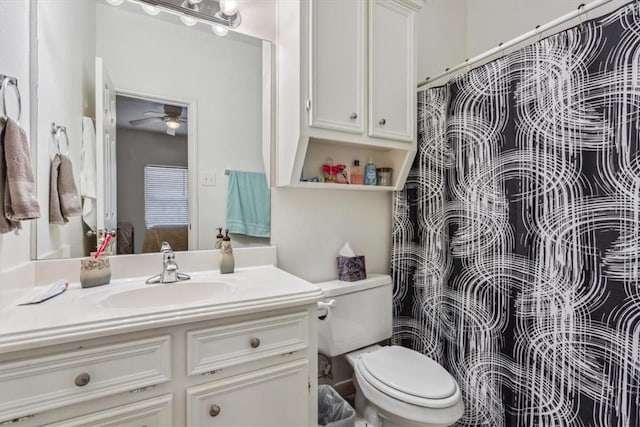 629 S 5th St, Waco, TX 76706 - bathroom featuring a shower with curtain, toilet, vanity, and ceiling fan