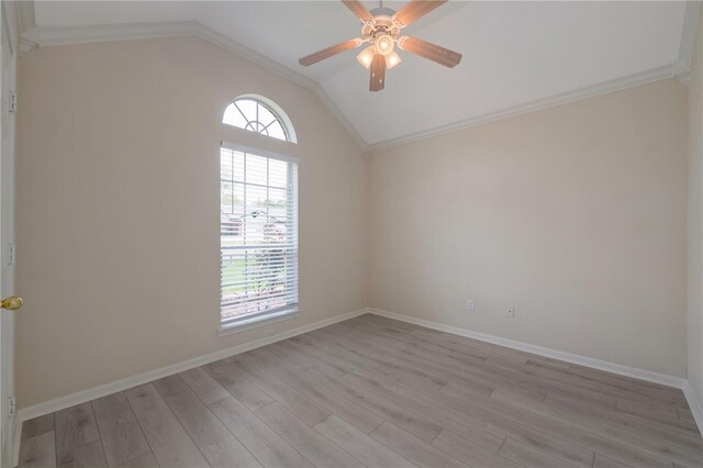 1110 Springhill St, Waco, TX 76705 - unfurnished room with baseboards, light wood-style floors, ceiling fan, and vaulted ceiling