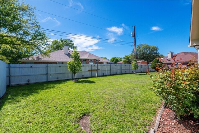 1110 Springhill St, Waco, TX 76705 - view of yard featuring a fenced backyard