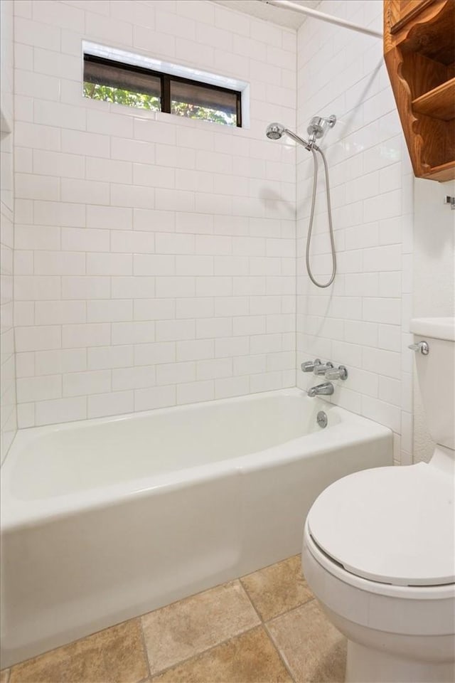 full bathroom featuring toilet and bathtub / shower combination
