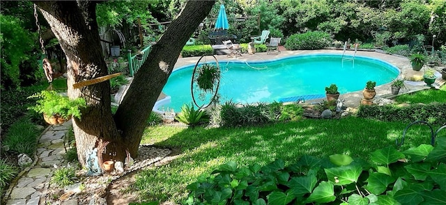 1016 Cardinal Dr, Woodway, TX 76712 - outdoor pool featuring a patio area