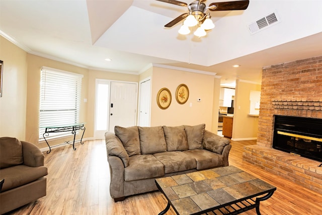4020 River Oaks Cir, Temple, TX 76504 - living area featuring light wood-style floors, crown molding, a ceiling fan, baseboards, and recessed lighting