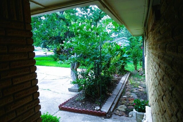 411 Brookwood Dr, Woodway, TX 76712 - view of patio