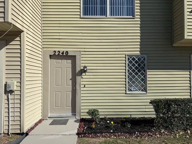 2240 Aspen Dr, Dallas, TX 75227 - view of property entrance