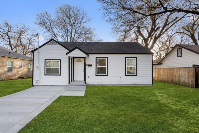 4726 Bartlett Ave, Dallas, TX 75216 - view of front of home