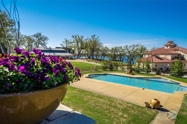 164 Saint Andrews Dr, Mabank, TX 75156