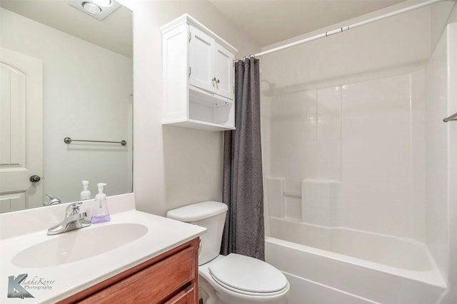 358 Sugarberry Ave, Abilene, TX 79602 - full bath featuring toilet, shower / bath combo with shower curtain, and vanity
