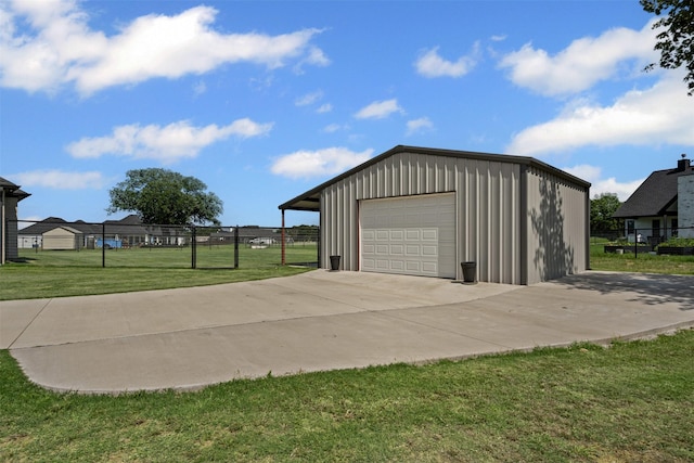 305 Scenic Creek Ct, Reno, TX 76020 - garage featuring a detached garage and driveway