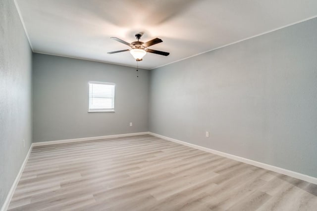 4428 Private Rd Unit 5216, Princeton, TX 75407 - spare room with baseboards, crown molding, light wood-style floors, and a ceiling fan