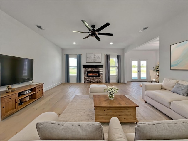 114 Trailridge Dr, Corsicana, TX 75110 - living area featuring recessed lighting, light wood-style flooring, visible vents, and a ceiling fan
