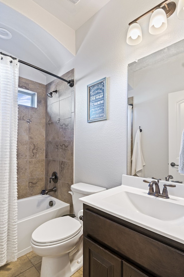 1753 Rio Penasco Rd, Fort Worth, TX 76052 - bathroom with shower / tub combo and vanity
