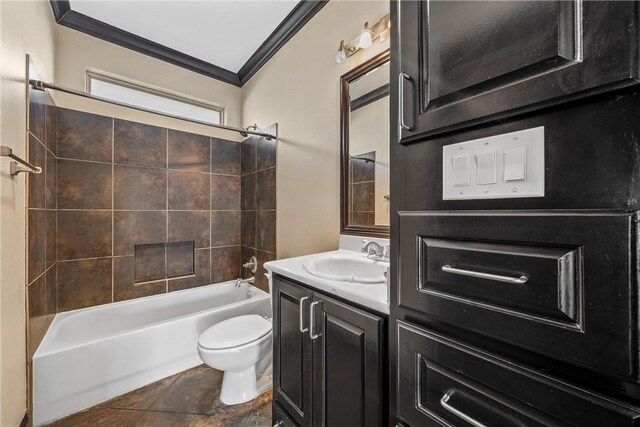 2124 S 4th St, Waco, TX 76706 - full bath featuring shower / washtub combination, crown molding, vanity, and toilet