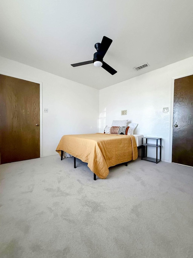 5204 Mansfield Rd, Arlington, TX 76017 - bedroom featuring visible vents, carpet flooring, and a ceiling fan
