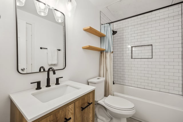 3105 San Jacinto St Unit 304, Dallas, TX 75204 - bathroom with vanity and shower / tub combo with curtain