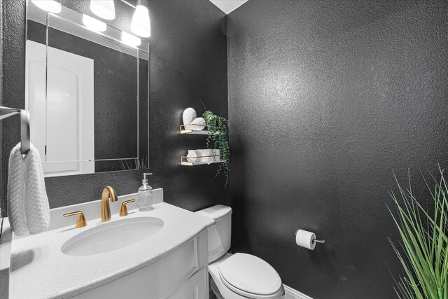 1904 Kings Pass, Heath, TX 75032 - dining space with crown molding, dark wood-style flooring, baseboards, and visible vents