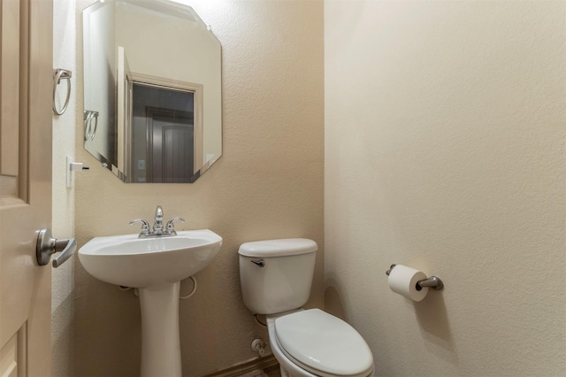 1209 Kachina Ln, Fort Worth, TX 76052 - bathroom with toilet