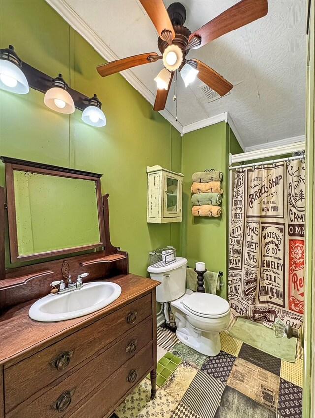 full bath with a shower with shower curtain, crown molding, ceiling fan, toilet, and vanity