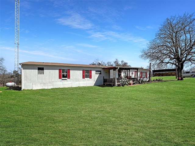 view of front of property with a front lawn