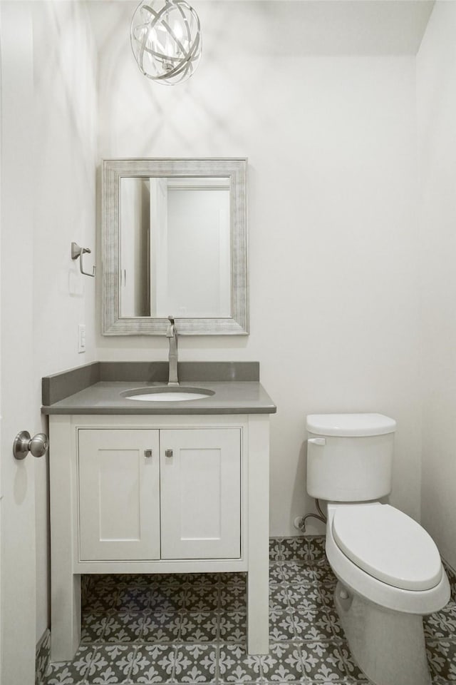 613 E Wall St, Grapevine, TX 76051 - bathroom featuring toilet and vanity