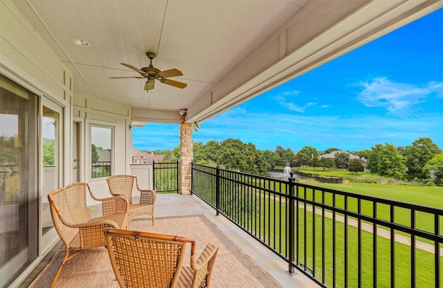 balcony featuring ceiling fan