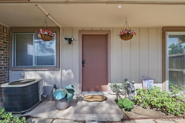 2700 Stonehaven Ct, Irving, TX 75038 - living area featuring a textured ceiling, light wood finished floors, and baseboards