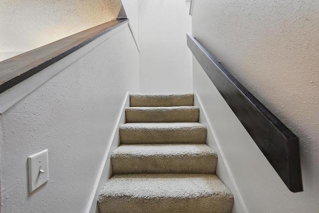 2700 Stonehaven Ct, Irving, TX 75038 - hall with light carpet, baseboards, and a textured ceiling