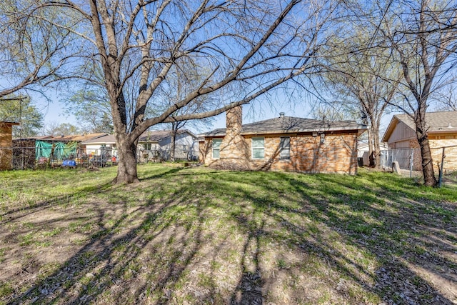 3816 Lauretta Dr, Fort Worth, TX 76119 - view of yard with fence