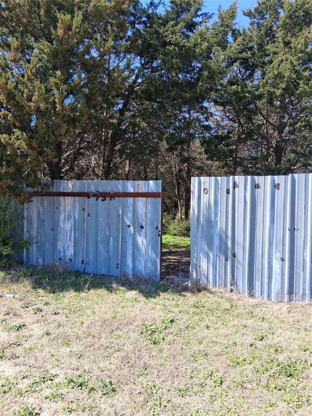 15 Mask Dr, Dallas, TX 75241