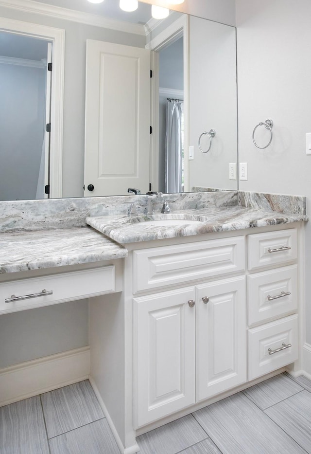 7603 Timber Trl, Tyler, TX 75703 - bathroom with vanity and baseboards
