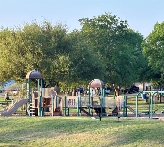 4167 Prairie Meadow Ct, Fort Worth, TX 76244 - community play area featuring a yard