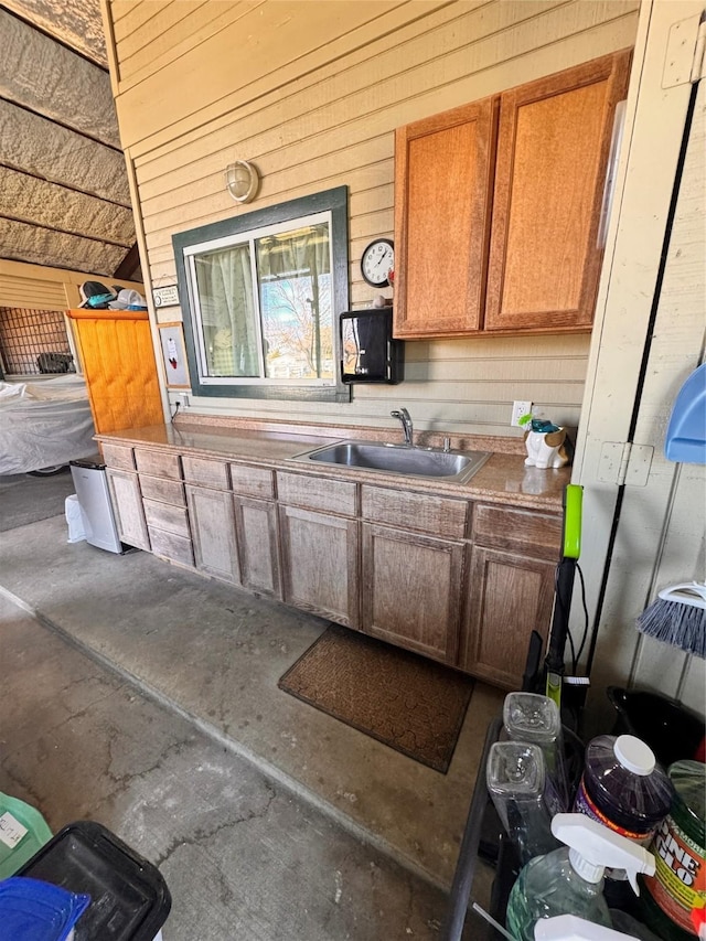 3163 Ranch Rd, Athens, TX 75751 - view of patio featuring a sink