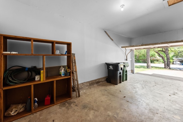1330 S Pecan St, Arlington, TX 76010 - view of garage