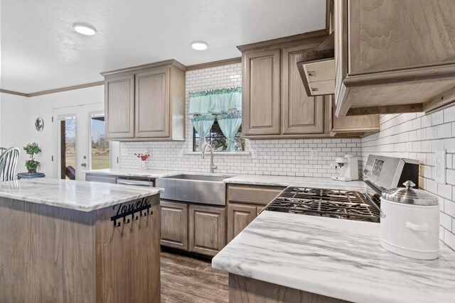 711 Walnut St, Omaha, TX 75571