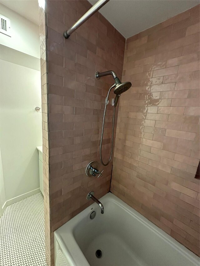 7828 Meadow Park Dr Unit 106, Dallas, TX 75230 - unfurnished room with baseboards, ceiling fan, and wood finished floors