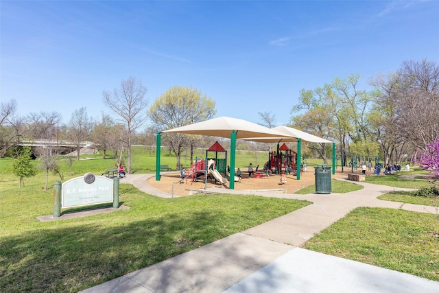 6814 Blackwood Dr, Dallas, TX 75231 - community play area with a lawn