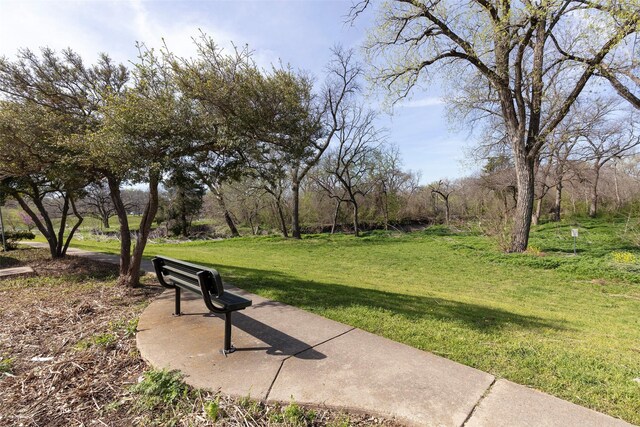 6814 Blackwood Dr, Dallas, TX 75231 - view of home's community with a yard