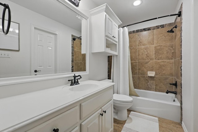 bathroom featuring shower / tub combo with curtain, vanity, toilet, and recessed lighting