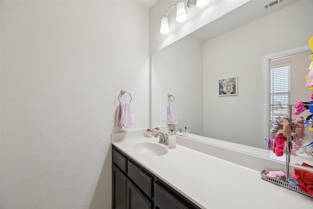 4600 Periwinkle Dr, Mansfield, TX 76063 - bathroom with vanity