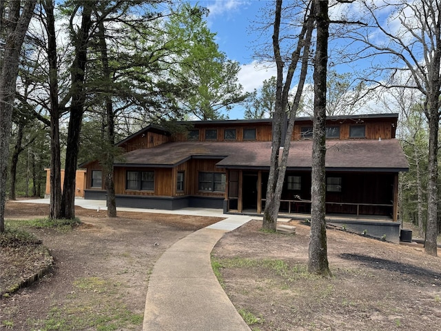 view of front of home