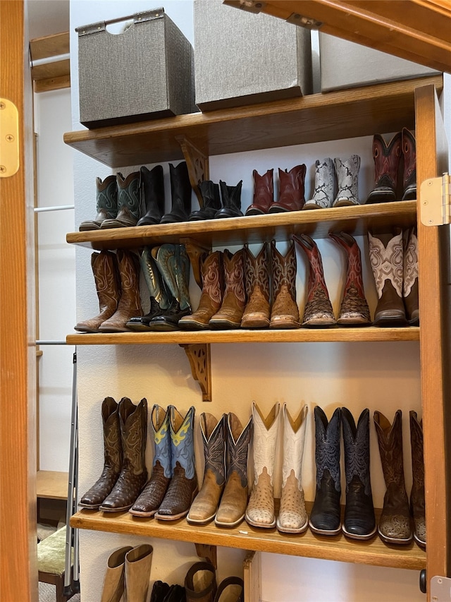 1752 County Road 1450, Bonham, TX 75418 - view of pantry
