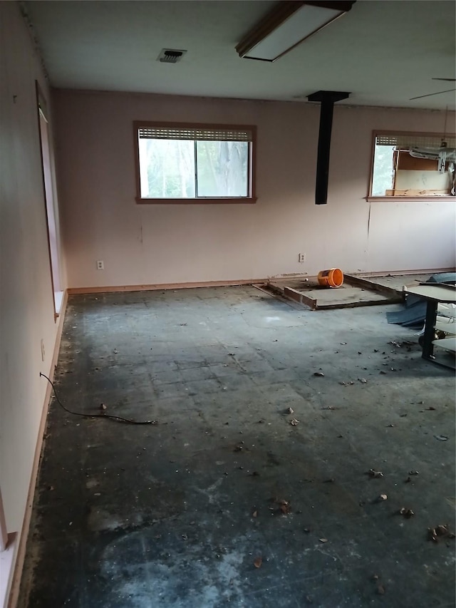 965 Johnson Ln, Ovilla, TX 75154 - unfurnished room featuring visible vents and baseboards