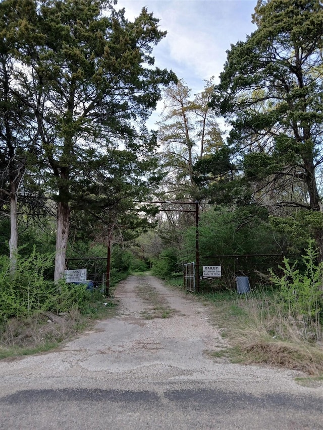 965 Johnson Ln, Ovilla, TX 75154 - view of street featuring a gated entry