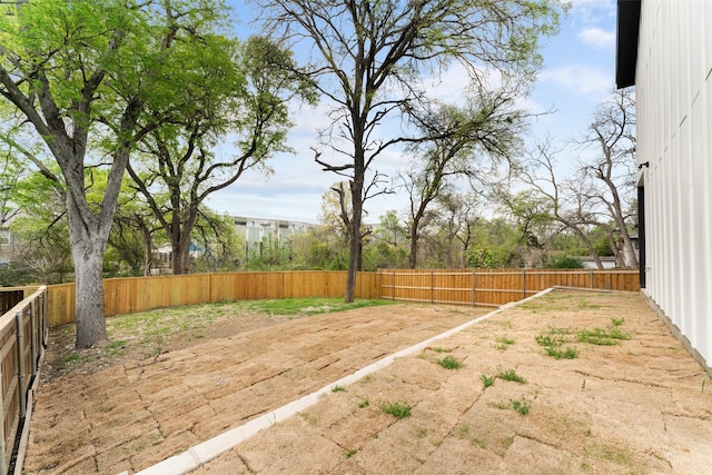 2111 Brookhaven Dr, Dallas, TX 75224 - view of yard with fence